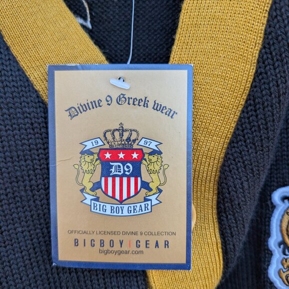 Alpha Phi Alpha Fraternity Sweater - Picture 2 of 10